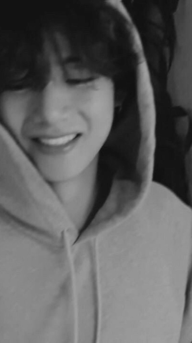 genesisrgr's tweet photo. 💜I love you more than yesterday and less than tomorrow💕🐻

#HappyBirthdayTaehyung #HappyTaehyungDay #HAPPYVDAY #WinterBear https://t.co/sXCU2lwmNE