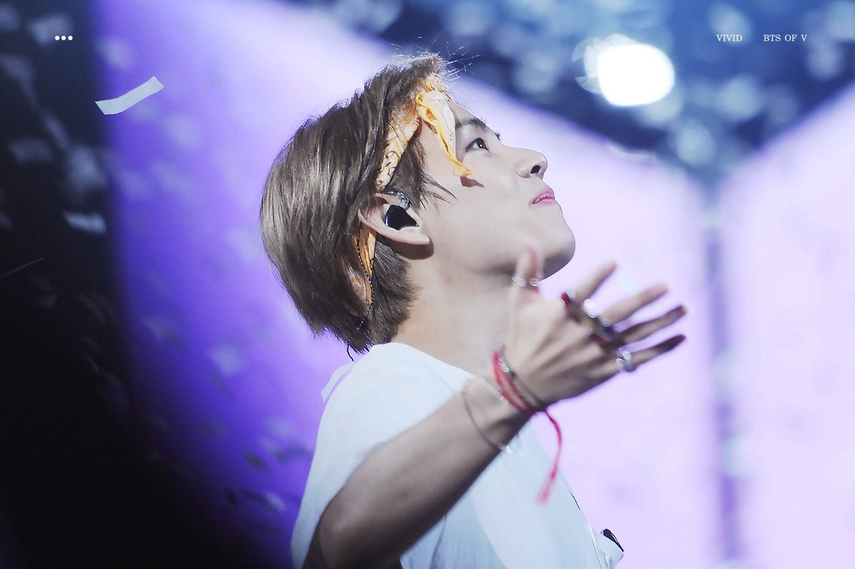 Luvin578's tweet photo. My love
Happy birthday my best friend
#TAEHYUNG @BTS_twt 
Ilu 💜 I hope you always be strong and happy. https://t.co/vPZ9wM6qeE