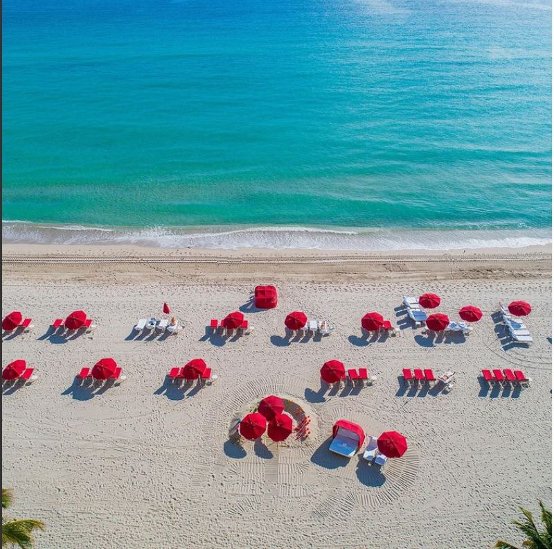 EstatesACQ's tweet photo. Home is where you are surrounded by the beauty of life. 1200 feet of Acqualina beach.

#EstatesLiving #WorldsFinestResidences #EstatesAmenities #Miami #luxurylifestyles https://t.co/YLwA5biho0