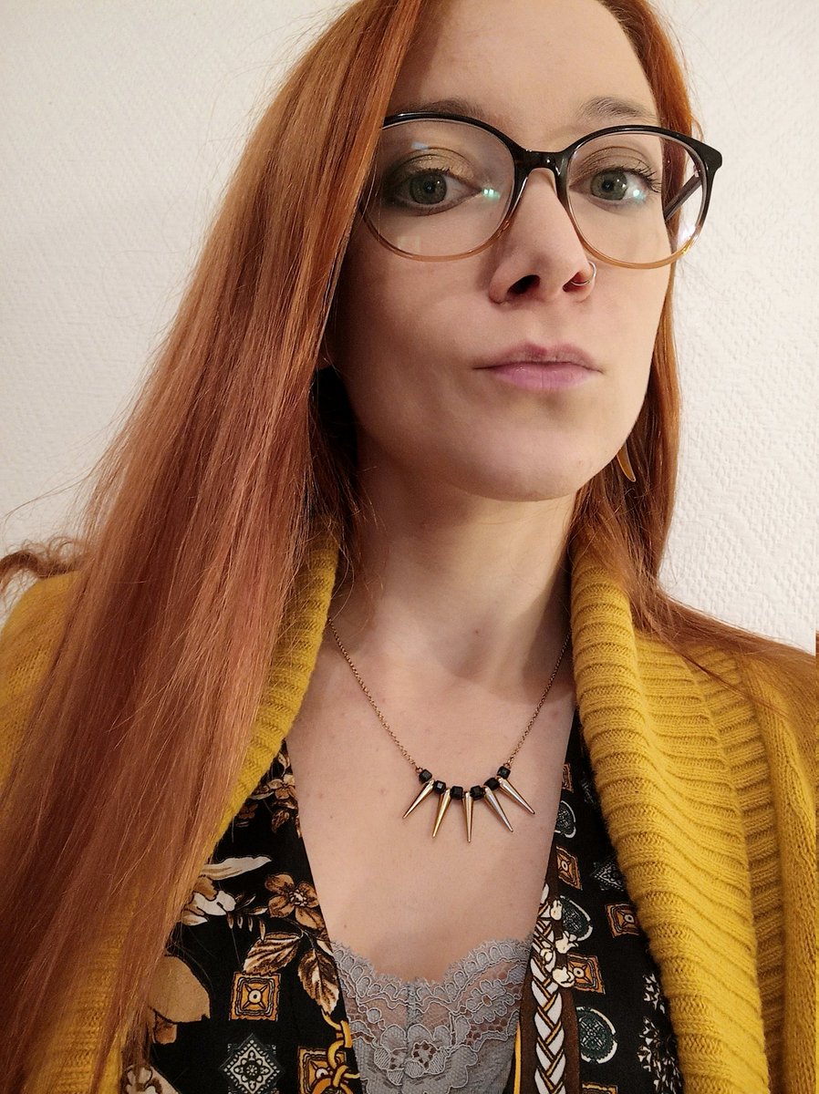 sabertoothfox's tweet photo. Votre dernier selfie enregistré est ce que vous êtes à l'extérieur, votre dernier même enregistré est ce que vous êtes à l'intérieur. https://t.co/pJcrvUhdv0