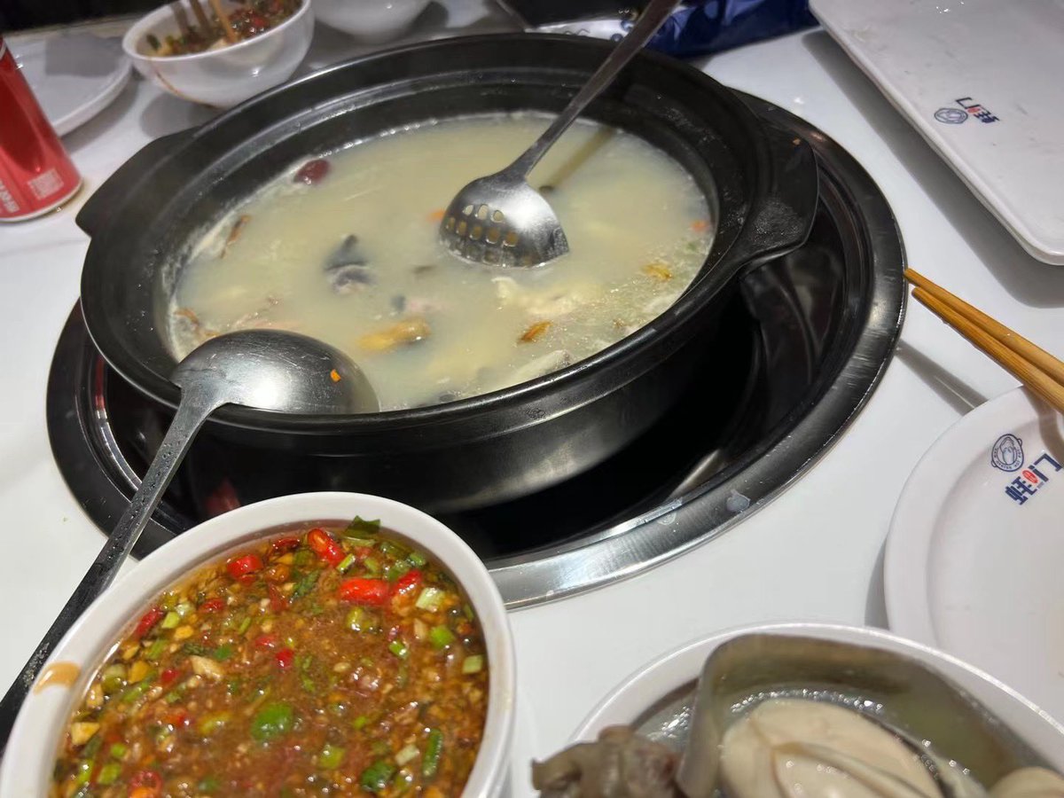 fj_version_time's tweet photo. 会不会太补了…#生蚝 #甲鱼 #鳗鱼 #牛鞭 #泉州 https://t.co/dyAQAsvBJl