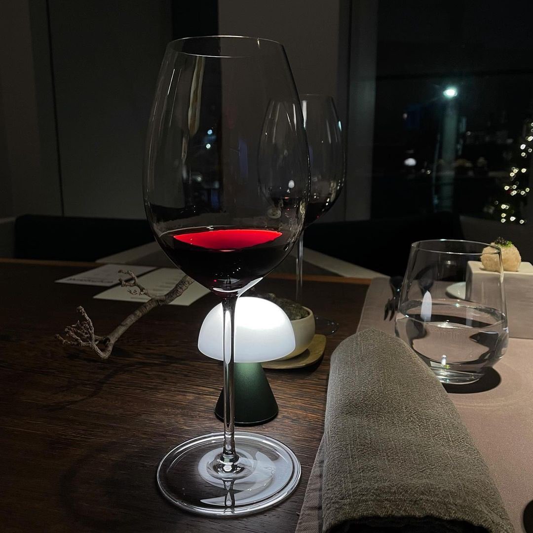 ChloeFeng18's tweet photo. End of year with sister
Dinner is good because it has a story
🥂 About Happiness https://t.co/NWrfaXq9Dx