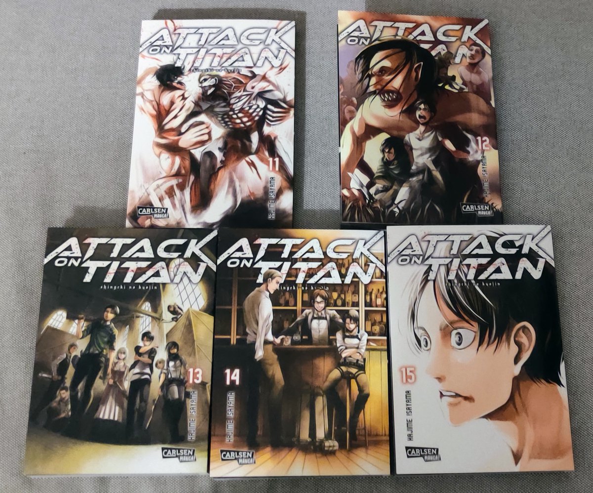 MashiroShiina87's tweet photo. Attack on Titan Bd 11-15
#FinalReading Nr. 1-5
Es kommt einiges an Licht - besonders im Bezug auf die Regierung. Diese will der Aufklärungstrupp stürzen & gleichzeitig wird versucht den Aufklärungstrupp alles in die Schuhe zu schieben. Spannend 😱
#PartnerReading #mangayear21 https://t.co/EAyt6HRZHe