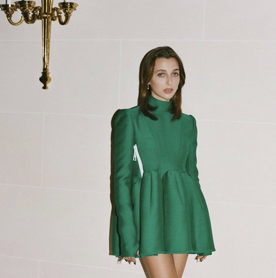 chambierigo's tweet photo. olivia rodrigo and emma chamberlain in their green dresses is my favorite aesthetic https://t.co/8cWbAevEEI
