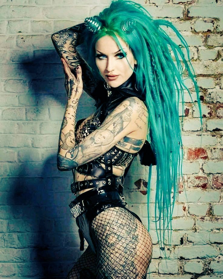 LovesHaunted's tweet photo. #GothMen @TheHorrorJoker 💘 @Krueger1428E @thefilmbuff30 @FrankKane11 @BadassVampire24 @Moore10112 @madaboutHolly @HorrorBigEvil @jamieglines @NightmareB0nn13 @BrownlieChris @JadeQuarmby3 @365_horror @MitchRagnarson @CoolZaisi300 @Rob1987Big @MZaisberger have a beautiful day 🌹😈 https://t.co/fMJnlHrJT3