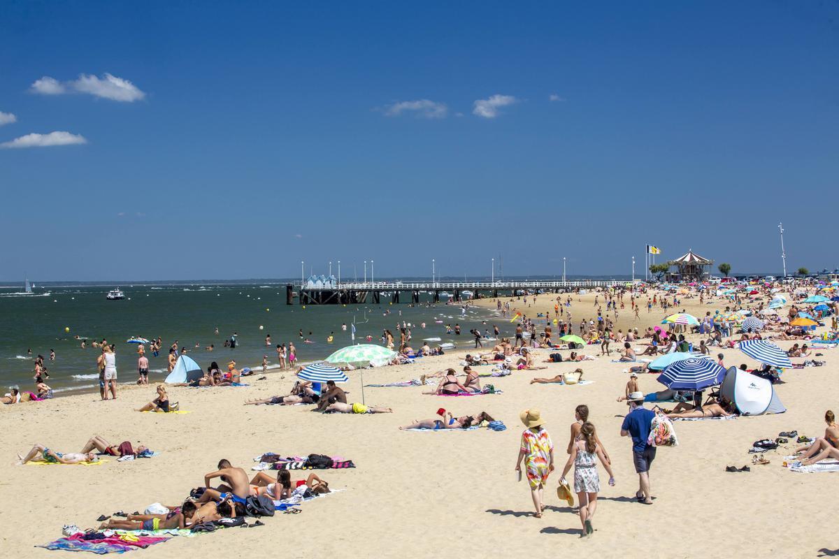 sudouest's tweet image. La Nouvelle-Aquitaine passe la barre des 6 millions d’habitants, quelle variation dans votre commune ? sudouest.fr/societe/la-nou…