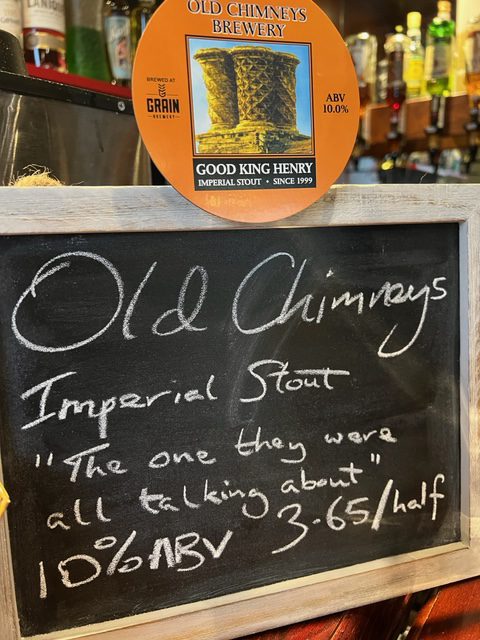 BlackfriarsTav's tweet photo. Hi, just letting you know that The Blackfriars Tavern have a cask of Old Chimneys Stout ABV 10% available on gravity now!
If you have never tried Good King Henry, then you should have at least heard of its reputation. #ale #alelover #bar #beer
https://t.co/brxrwcxI32 https://t.co/aywtOaCkGK