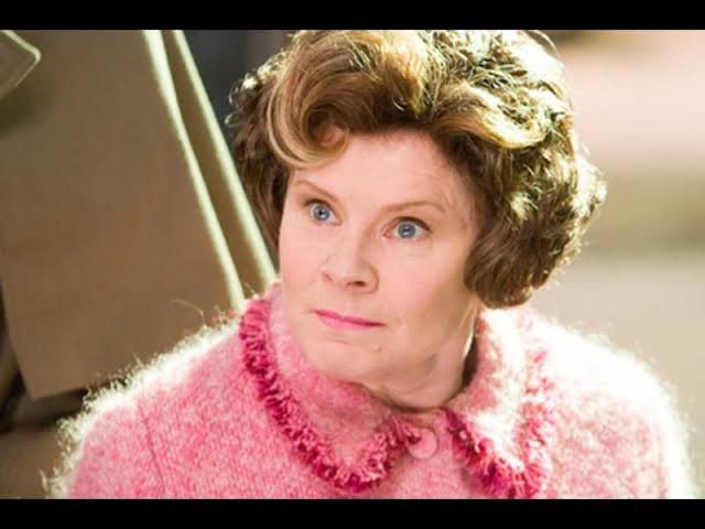 Aşırı şekilde Umbridge benzeri bir problemim var(şakasız karaktere de benziyor) hdjdk
