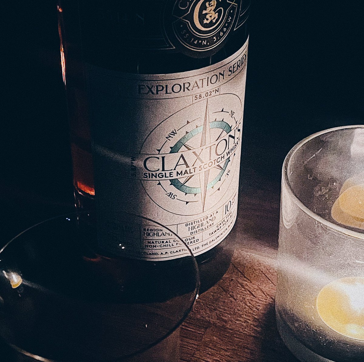 susugu0130's tweet photo. 信濃屋JAPONISM 30yoのポートカスクの記憶がほかほかのままClaxton'sのTawny Portカスクのクライヌリッシュ10yoを出してきて大失敗。味は濃いけど熟成感が… #clynelish #クライヌリッシュ #TWLC #claxtonsspirits https://t.co/M6LDlcFk5s