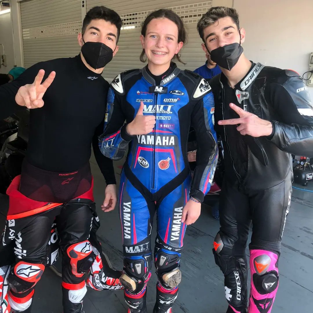 JustinePEDEMONT's tweet photo. ❄️ #WINTERTESTS ❄️

Quel début de saison sur le @CircuitValencia !!!

On track with Maverick Viñales et @TonyArbolino 💯🤩

Juju 😈
#Yamaha #motogp #fsbk https://t.co/4GBp6nYET9