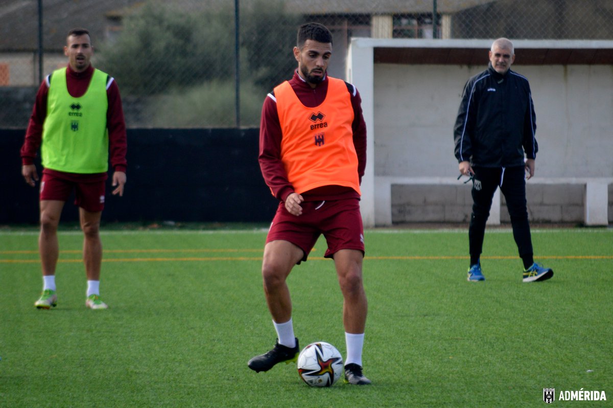 🏃🏽💨  🄳🄾🄽´🅃 🅂🅃🄾🄿 ⚔️⚽️

#DeMéridaYdelMérida ⚪️⚫️
