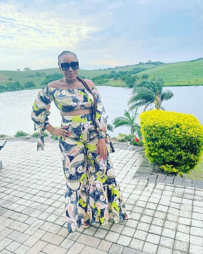 ShantelMpof's tweet photo. Greetings Zimbabwe, Africa and beyond. It has been long. I was on a tour around Zimbabwe this holiday. Umm Zimbabwe is amazingly beautiful, don't you dare to pay a visit. https://t.co/zMfvl1I1wz