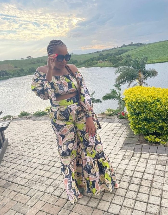 ShantelMpof's tweet photo. Greetings Zimbabwe, Africa and beyond. It has been long. I was on a tour around Zimbabwe this holiday. Umm Zimbabwe is amazingly beautiful, don't you dare to pay a visit. https://t.co/zMfvl1I1wz