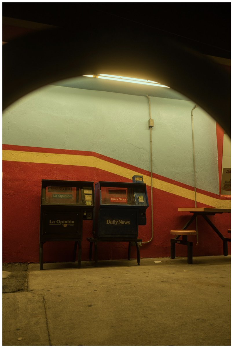 MotoCoast's tweet photo. Donut run. Shot on my @FujifilmX_US #xpro2 with the #18mmf2. @Tiffentweets 1/4 black pro mist filter. #fujifilm #fujilove #nightshots #donuts #burbank #tiffenfilter https://t.co/v9SDUJ2daM