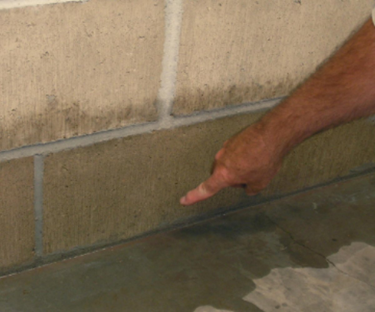 reliablebase1's tweet photo. Do you deal with leaky walls during the harsh, cold winter months? If so,  how do you handle this issue before it worsens?

Learn more: https://t.co/i645PgIznC

#drainage #plumbing #winterseason #waterdamage #leakybasementwalls #basementwalls #basementrepair https://t.co/IkGkscA9Fv