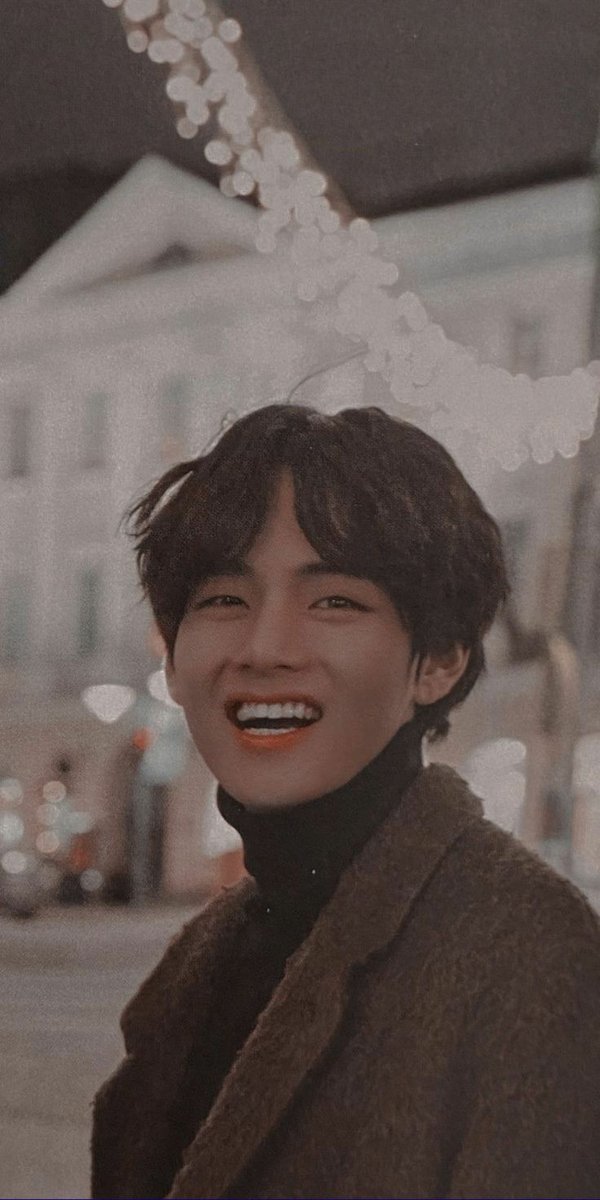 kooklish's tweet photo. happy birthday loml #HAPPYVDAY #HappyBirthdayTaehyung #HappyTaehyungDay https://t.co/qrW263jDiS
