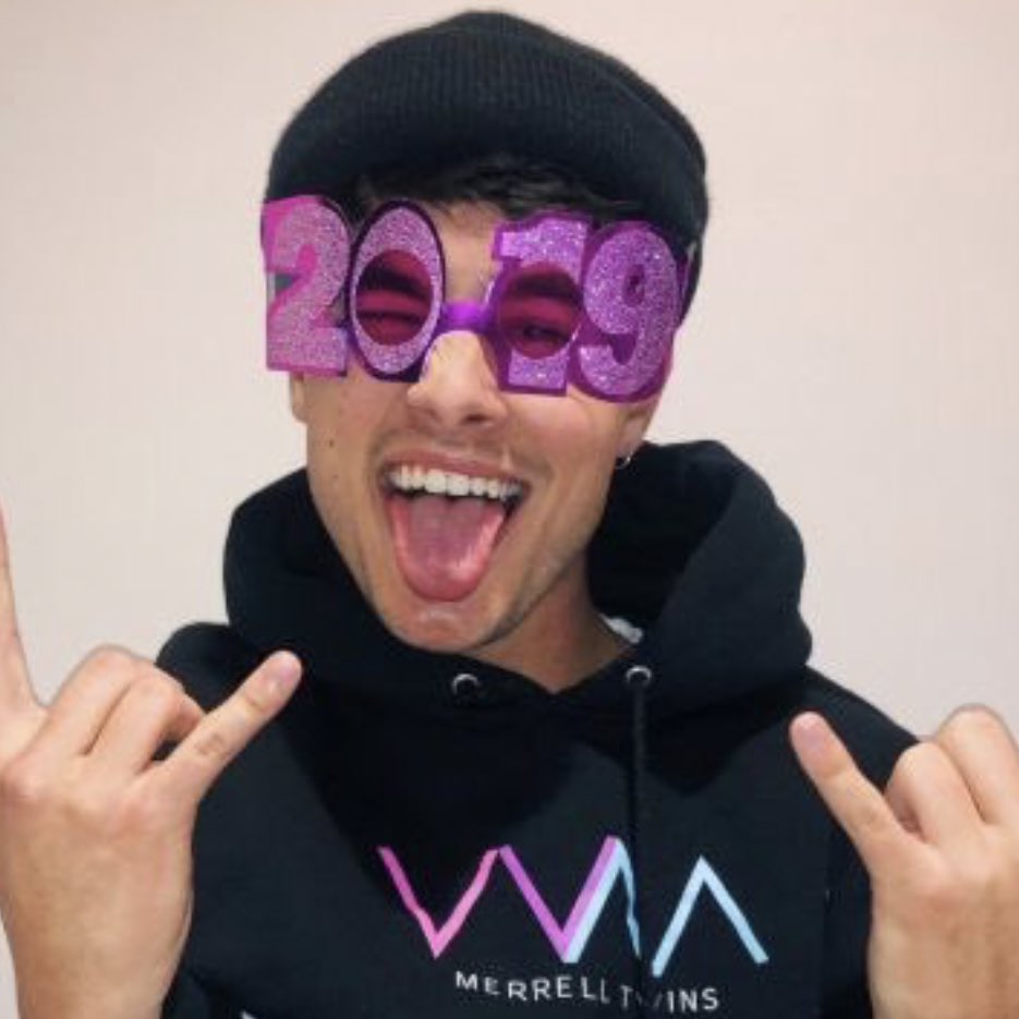trapsoulkian's tweet photo. it’s almost that time again i hope kian keeps up with this tradition https://t.co/4CqTnARVZI