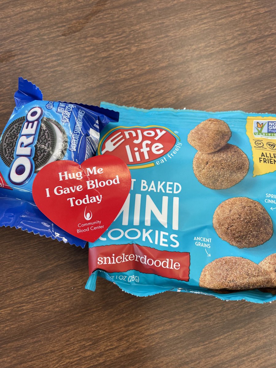 setzenhouser's tweet photo. 6 minutes, 15 seconds. That’s all it took!! Very small time for a smidge of discomfort! Do it for the Oreos (or GF snickerdoodles) (ok, or a hug if you need one). #cbckc #savealife https://t.co/UoaNVgxvQC