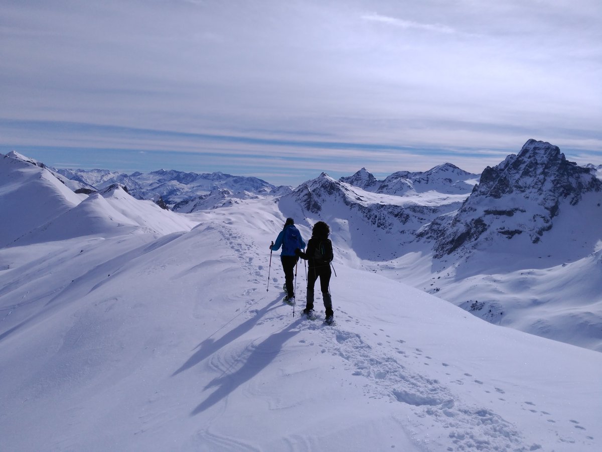 lorenzopirineo's tweet photo. Día 1 de Enero. Pico Canal Roya! Espectacular mirador sobre el Anayet y el Midi d`Ossau. 
https://t.co/c2WYpx9YZP https://t.co/3fVmAqVThu