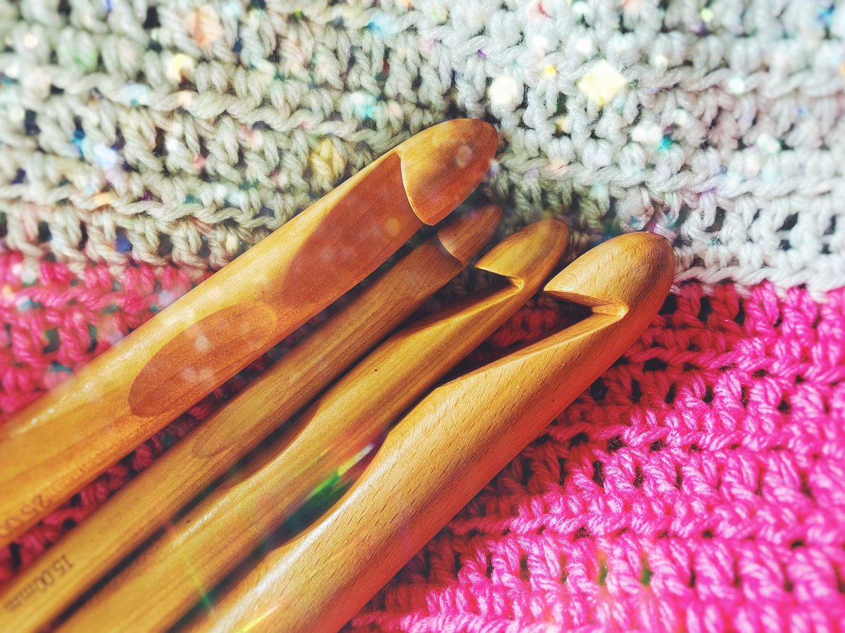 DreamCrochet's tweet photo. ✨🧶 super excited to use these new crochet hooks ✨💖 https://t.co/f3nK9V0bQO