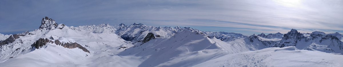 lorenzopirineo's tweet photo. Día 1 de Enero. Pico Canal Roya! Espectacular mirador sobre el Anayet y el Midi d`Ossau. 
https://t.co/c2WYpx9YZP https://t.co/3fVmAqVThu