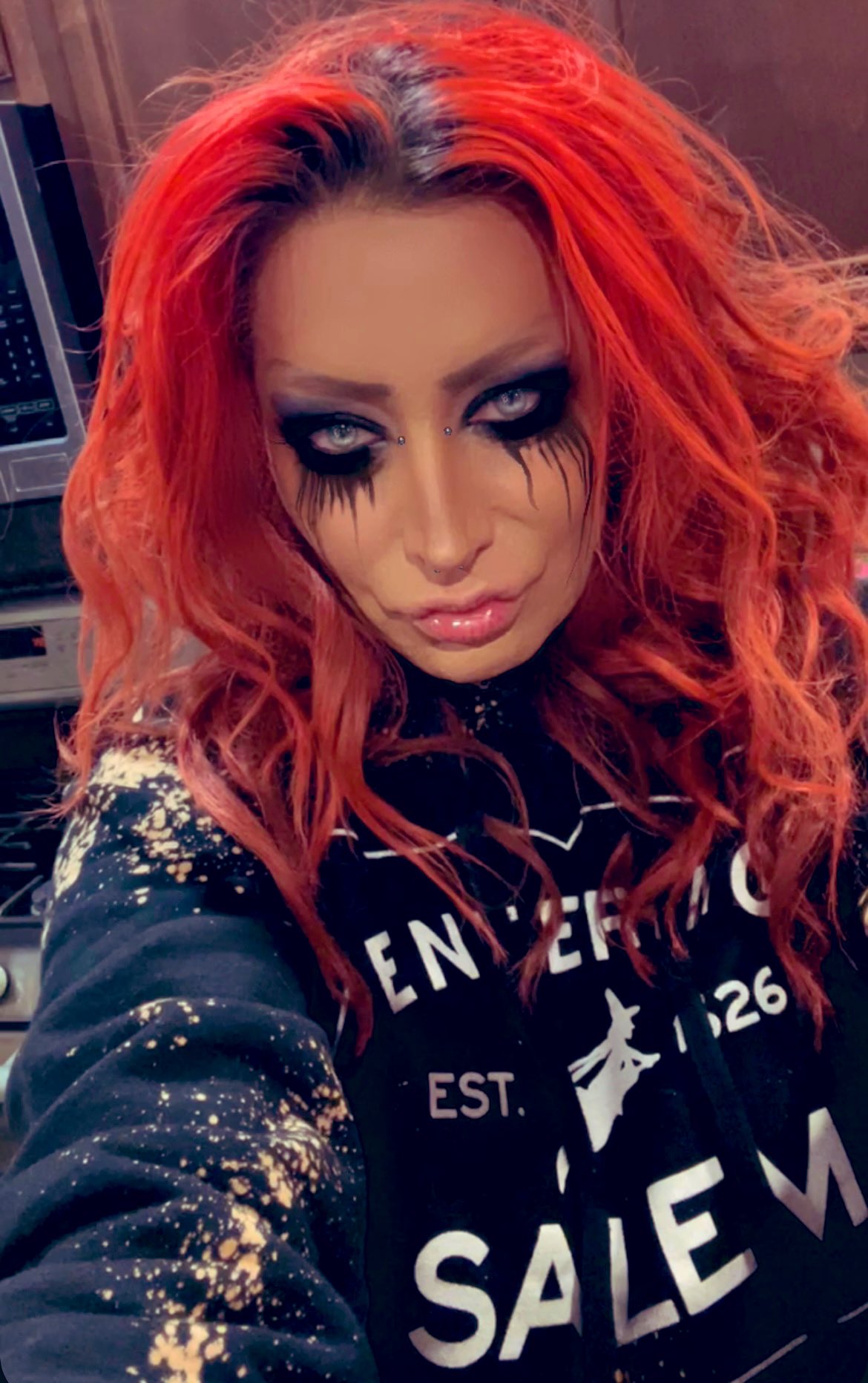 TW Pornstars - Lizzy Borden 🔮. Twitter. Entering Salem burnt hoodie. 5: