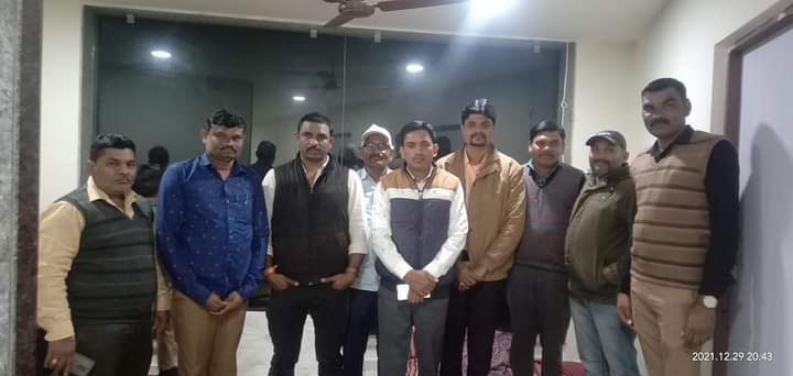 manoharshih's tweet photo. દિવસ27
#GKTS_GUJRAT ઠાકોર_સેના_અને અલ્પેસજીઠાકોરનીવિચારધારાસાહ��બ સલામ છે. ગાંધીનગર ઠાકોર સેના ટીમ ને કે જે 27 દિવસ થી લગાતાર સેવા આંપી રહ્યા છે.  સમાજ ની દીકરીઓ પોલીસ રનિંન પરિક્ષા આપવા આવે છે તેઓ નાં માટે રહેવા અને જમવા ની તમામ વ્યવસ્થા કરી રહ્યા છેખુબ ખુબ આભાર ગાંઘીનગર ટીમ નો https://t.co/CBgFw5NARS