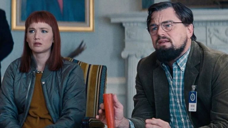 AlexKolbrunson's tweet photo. La cuestión es quedar bien #NoMiresArriba creo que es el mejor resumen que le puedo hacer. Muy entretenida y empatice con los protagonistas. #Netflix https://t.co/rV23G2qdqL
