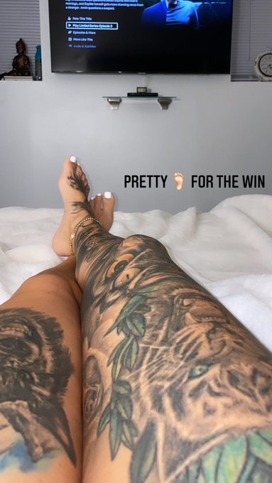 Retweet if you like pretty 🦶🏻 https://t.co/mfbMCO64y6