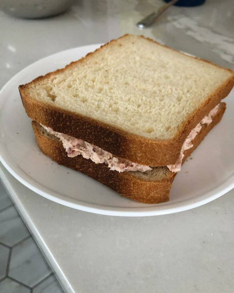 BakingSteele's tweet photo. Lunch today is a tuna fish sandwich on #homemade #pullman bread. #bakingsteele https://t.co/jUhWlammzS https://t.co/F25ZJbgEIH