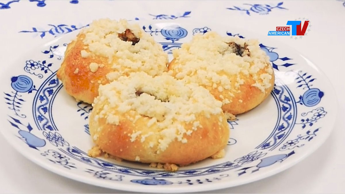 CATVusa's tweet photo. We have a brand new broadcast for you to ring in the New Year! Check out our delicious new video recipe for #Moravian #Kolaches and learn how to greet folks in the #CzechLanguage. Watch online from the comfort of your home at this link: https://t.co/OwxAtPtfn0 https://t.co/DINdtnFmmv