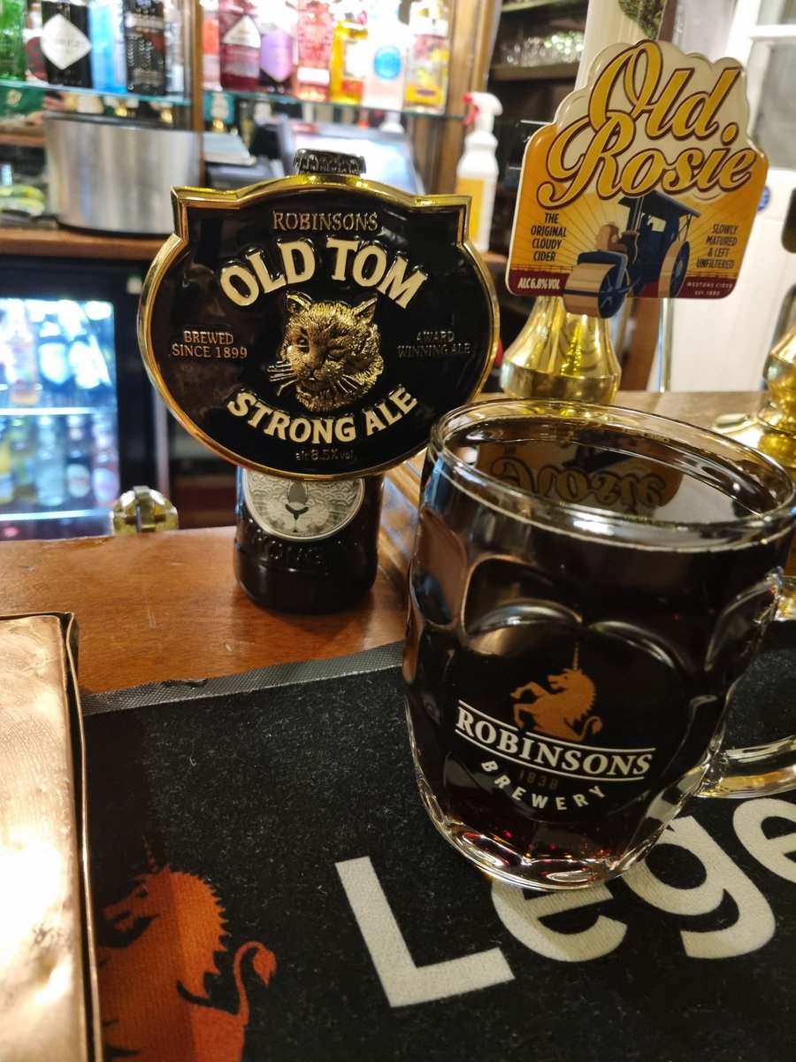 100ales's tweet photo. Robinsons (@robbiesbrewery), Old Tom, The Bull's Head, Ashford in the Water, The Peak District #CAMRA (@DerbyCAMRA) #realale #postwalkpint #warmupwalk #peakdistrict #strongale #gravitypint https://t.co/OxhPgLlxO9