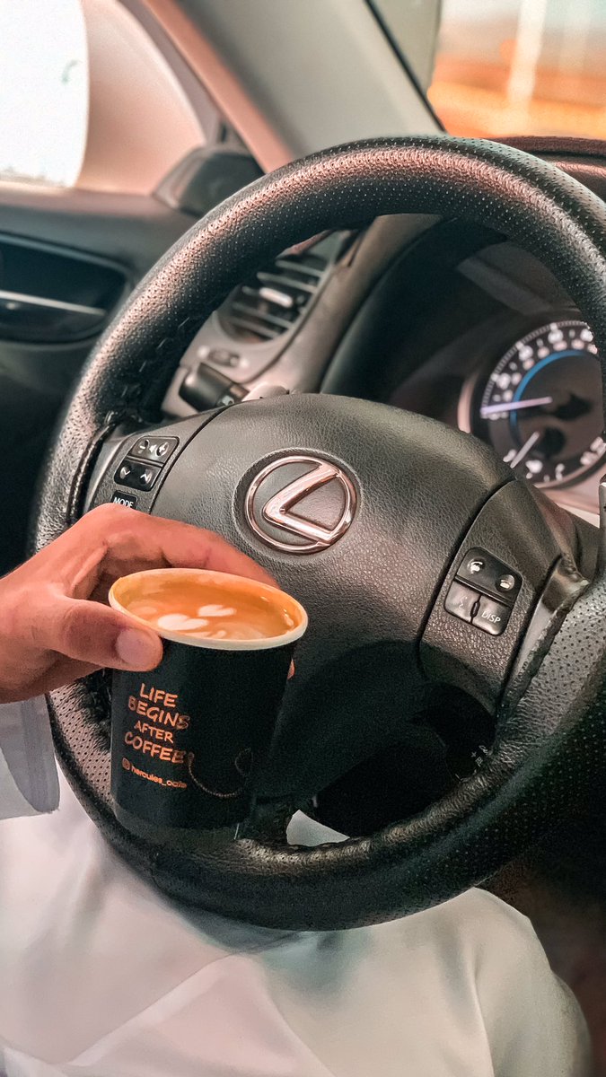 #قهوة_المساء 

وكأنَ القهَوُة وَسِيلة لِصُنع البَهجة 🤍🌱