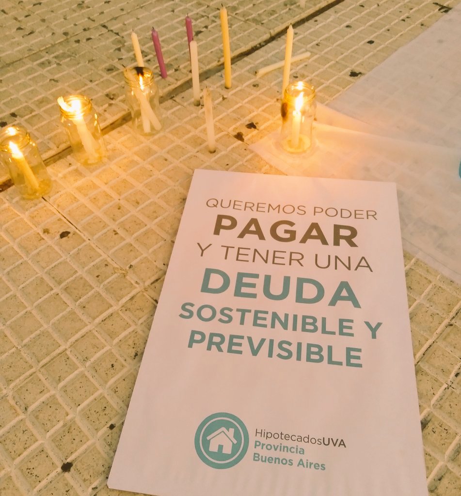 <a href="/ferchu992/">mfernanda bechara</a> <a href="/JoseLuisRamonOk/">José Luis Ramón</a> <a href="/luisbremer/">Luis Bremer</a> <a href="/hipotecadosuva/">@HipotecadosUVANacional</a> No es esa la solución. 
La solución es un esfuerzo compartido.
 Los bancos han ganado en 3 años lo que iban a ganar en 30

Y la mayoría de los #HipotecadosUva somos deudores de bancos públicos  

Es impagable porque es una política pública de acceso a vivienda única usurera!