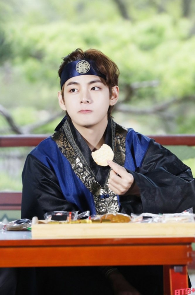 ArchiBarvey's tweet photo. @BTS_twt happy birthday tae tae #HappyBirthdayTaehyung #TAEHYUNGDAY #BTSARMY https://t.co/eNJ0eMlELn