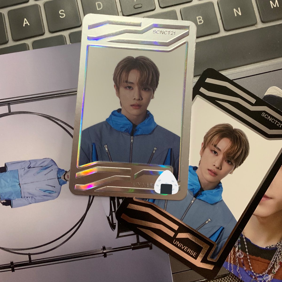 milkyushaul's tweet photo. pulled all my bias for universe era + sungchan suc haver #pasimflex https://t.co/i0DON5ATQL