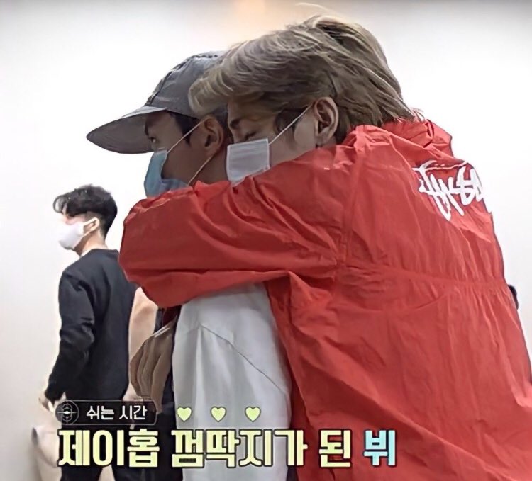 VopePicBot's tweet image. #HAPPYVDAY 😆❤️