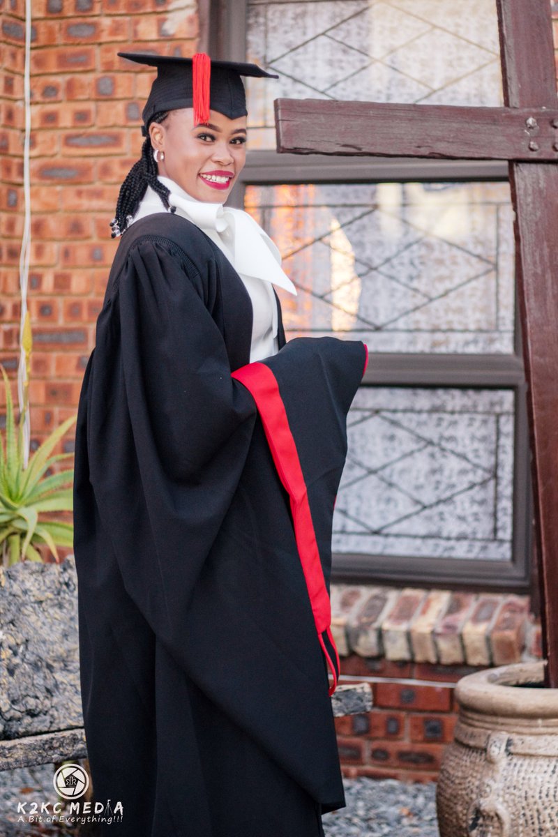 Iam_Chosen95's tweet photo. 29/12/2020 was one of the most victorious yet depressing day of my life. But it was also the night I got 1 of the biggest revelations of my life. Ke nale Kganya.
19/04/2021 #UfsVirtualGraduation happened, and still quite a bittersweet day for me. 
15/05/2021 Modimo le Badimo... https://t.co/2LkgslT20q