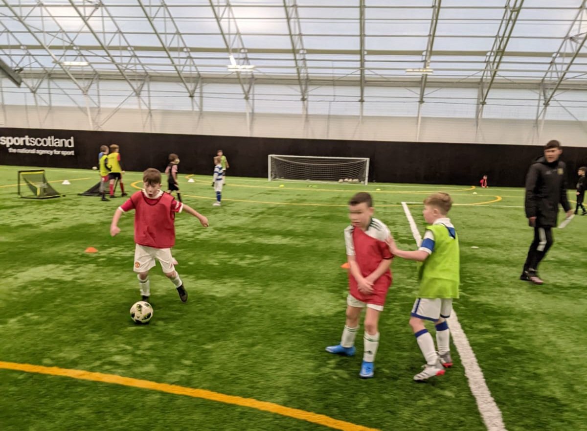 scotlandcoerver's tweet photo. What a start to our WINTER HOLIDAY CLINICS today with a sold out course @InverclydeNSTC

Players taking part in an action packed day of @CoerverCoaching sessions, Finishing challenges &amp; a Coerver Cup 

Next up Edinburgh, Glasgow, Ravenscraig &amp; Irvine

#championsstarthere https://t.co/peOhTLidZW