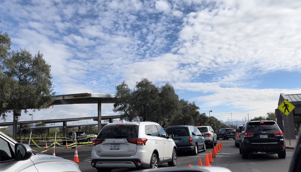 NicoleCritesTV's tweet photo. People waiting in long lines half an hour before #freecovidtestkits available @MesaLibrary appx 100 kits per location gone in first half hour. Kudos to teams for keeping it orderly & efficient.
Possibly more tomorrow.
Check here for updates:
https://t.co/uwBLH02LjZ https://t.co/TDXJe0g7oQ
