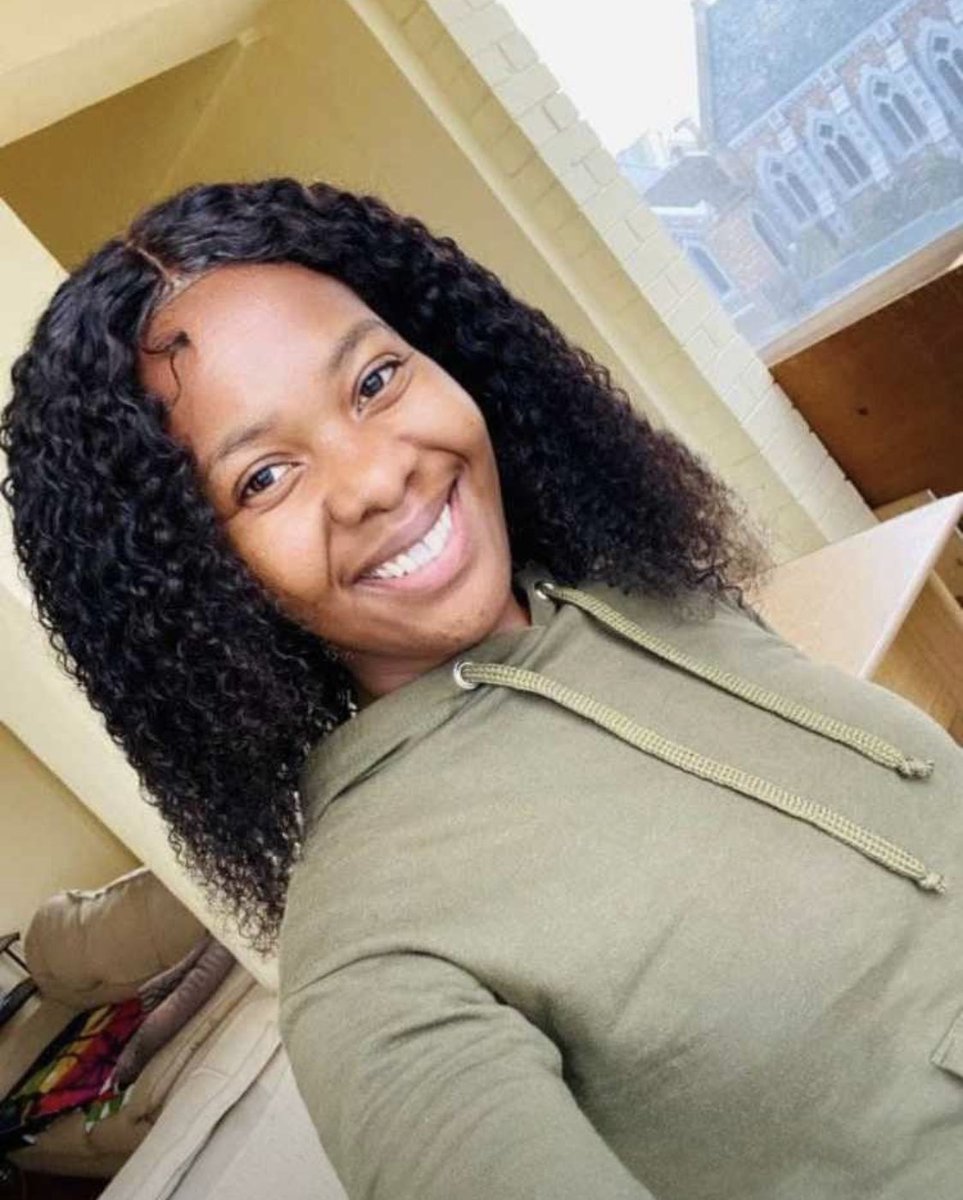 Daluxolo_'s tweet image. Our friend Zana is still missing. Only her doek was found next to the river  she is believed to have drowned in. Nothing she was wearing on that day has been found. Zana is still out there. Please help us find her by sharing💔🥺
She was last seen in Mount Frere wearing all black.