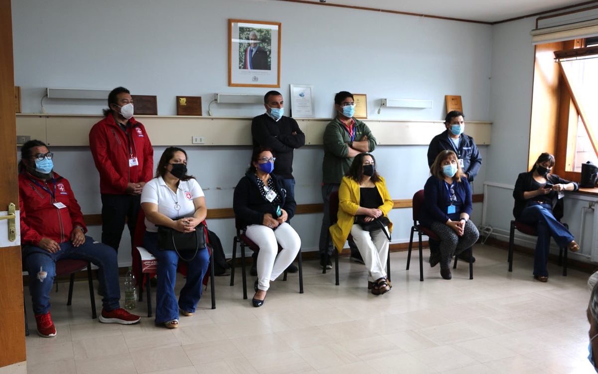 ssaludlosrios's tweet image. ➡️Director del @ssaludlosrios, Víctor Jaramillo, junto a director de @H_BaseValdivia y @DPRLosRios en reunión con representantes de gremios de la salud, para informar la proceso de traspaso de 449 funcionarios de honorario a contrata en toda la red #LosRíos en 2022👏🏻

#valdiviacl