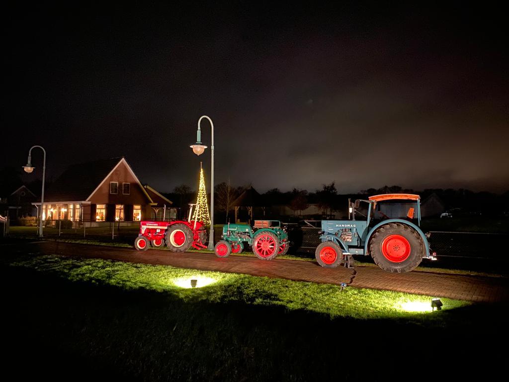 Ondanks de grote drukte hebben veel mensen vanavond genoten van de verlichte boerderijen, uitgelichte dieren, trekkers en erven. Prachtig. Sfeerimpressie volgt! #verlichteboerderijgv