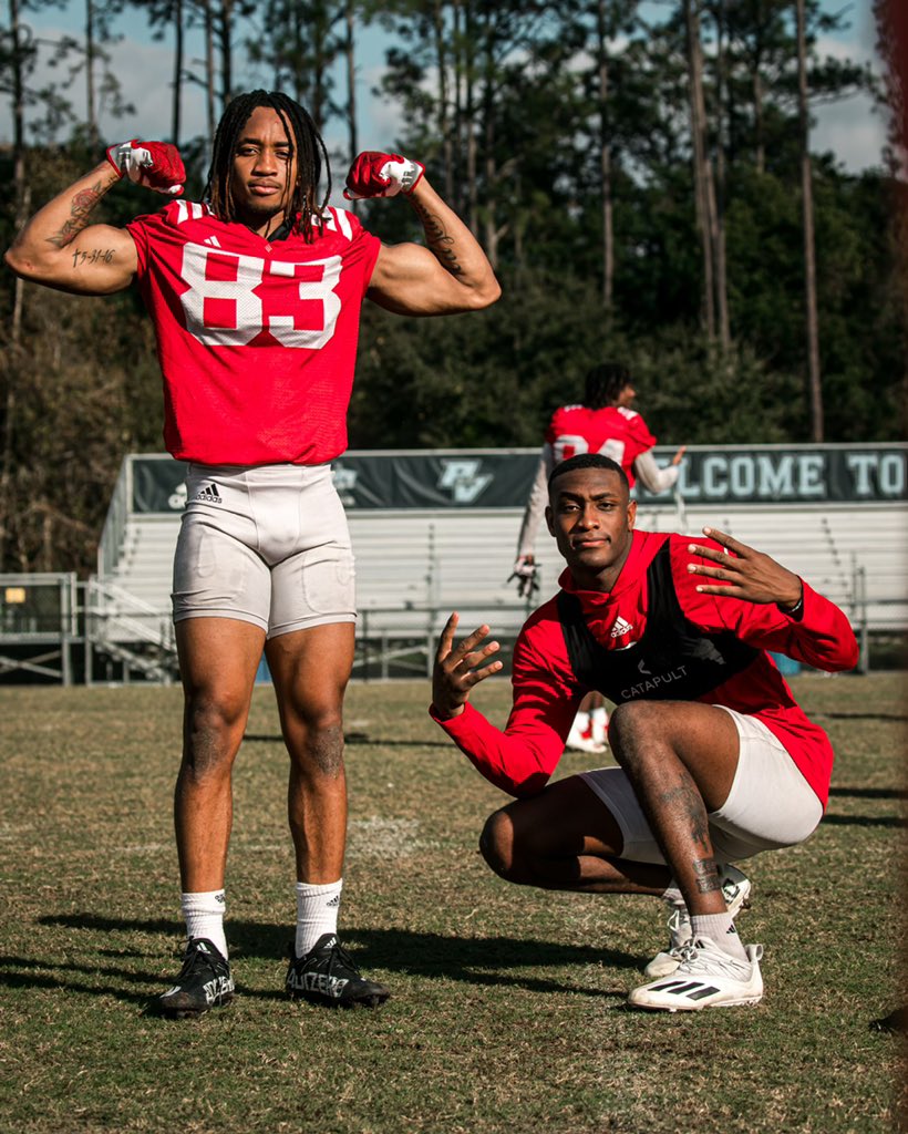 RFootball's tweet photo. 🌴🌴☀️

@ZayWash4 | @YB060 https://t.co/G4I6sJKPMk