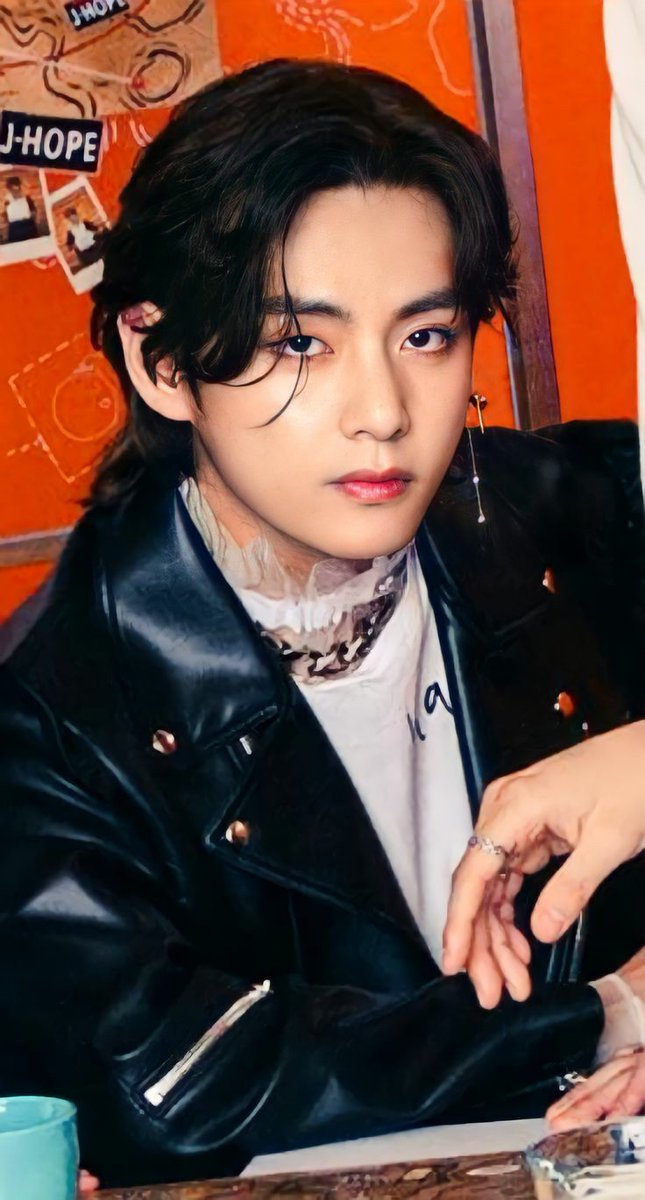 lucianasp2003's tweet photo. ¡¡Feliz cumpleaños Tae!!💜 Army te desea lo mejor en este día, te amamos mi vida🥺💖💜
#vday #HAPPYVDAY #Taehyungbirthday #TAEHYUNGDAY #HappyTaehyungDay https://t.co/37eqsErI24