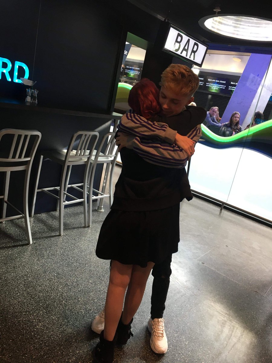 hi I'm Sophie am 25, I'm from Scotland &amp; have been a fan of Harvey for 4 years now. I'm so happy I've had the opportunity to meet him. Thanks for amazing memories see u soon. Harvey if your reading this thank you for everything love you so much💜
#IntegrationHarvstars <a href="/HRVY/">hrvy</a>
