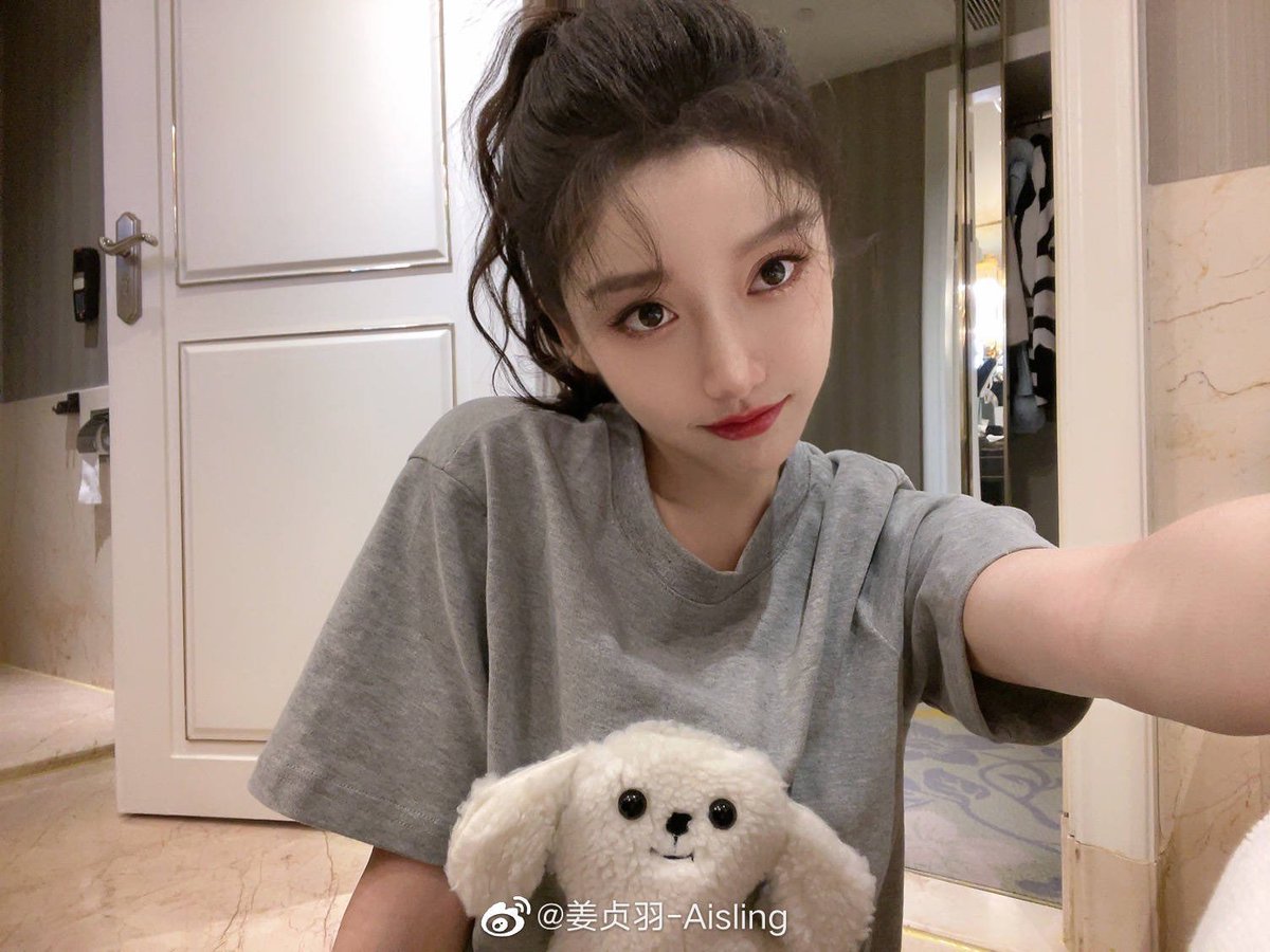 xuIiu's tweet photo. happy birthday jiangjiang 💗💗💗

#姜贞羽1230生日快乐 https://t.co/ZRvu10VGhF