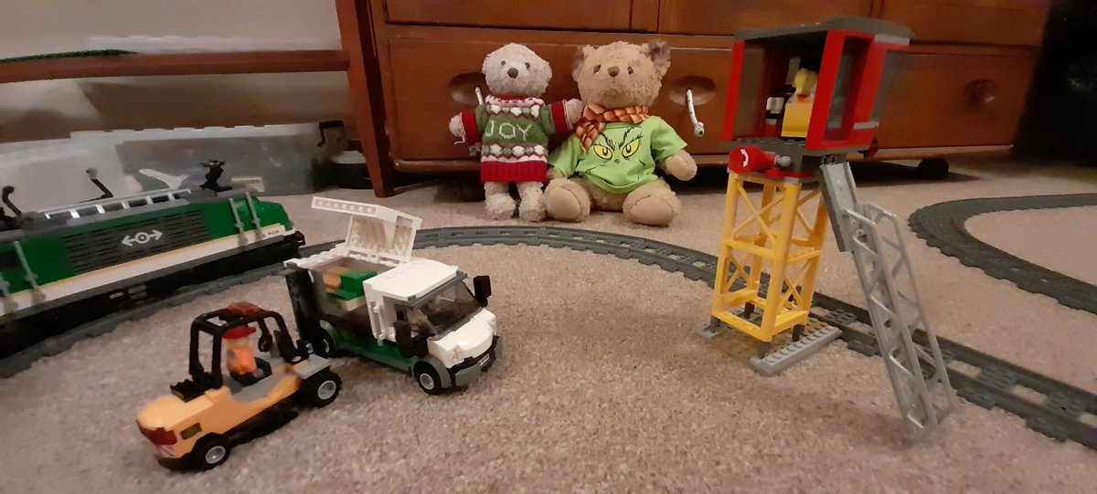waverleytwander's tweet photo. Boy2 just extended his @LEGO_Group  #Train #tracklayout he was bought the passenger #train for his Birthday last week. He saved his Birthday and Christmas money and bought the #Cargo #set today. 😁❤🧱🚉
@sharon_j1973 @MrTimDunn @PetersRailway @nymr https://t.co/xl4CtWTarC