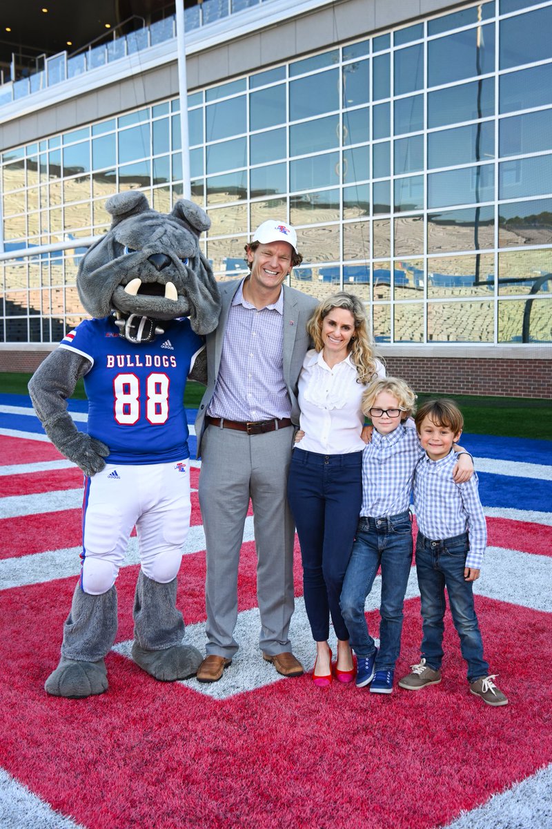 And now it’s time to get the Dogs Rolling! 
#HBTD