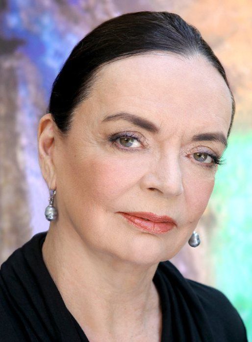 Happy birthday to the legendary Barbara Steele 